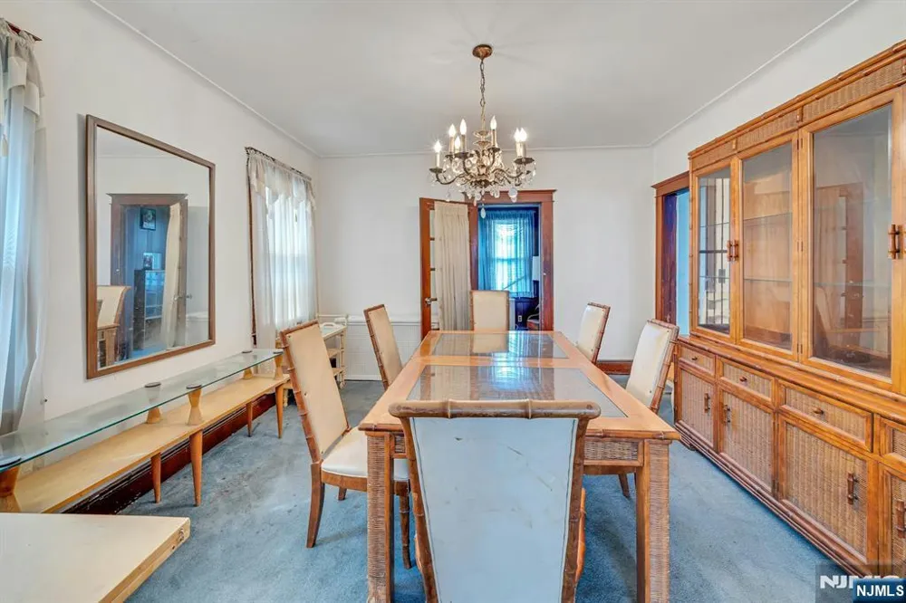 527 Brandon Place Cliffside Park, NJ 07010