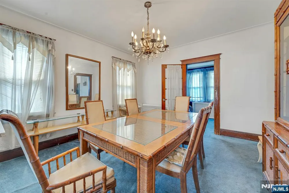 527 Brandon Place Cliffside Park, NJ 07010
