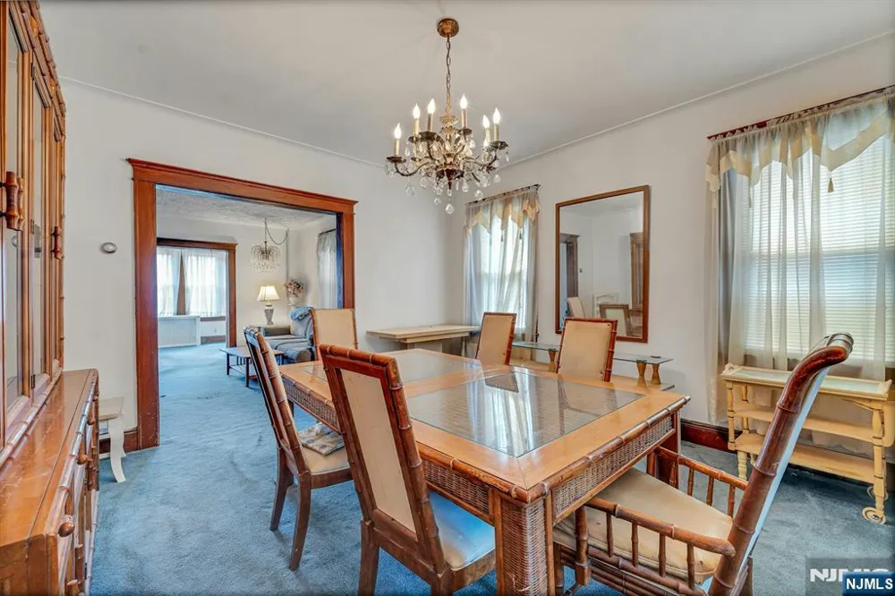 527 Brandon Place Cliffside Park, NJ 07010