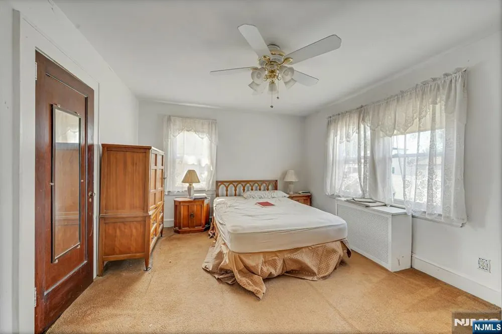 527 Brandon Place Cliffside Park, NJ 07010