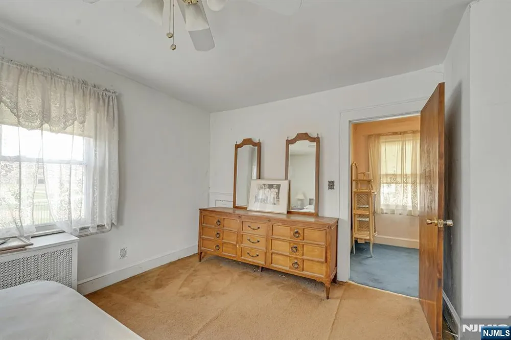 527 Brandon Place Cliffside Park, NJ 07010
