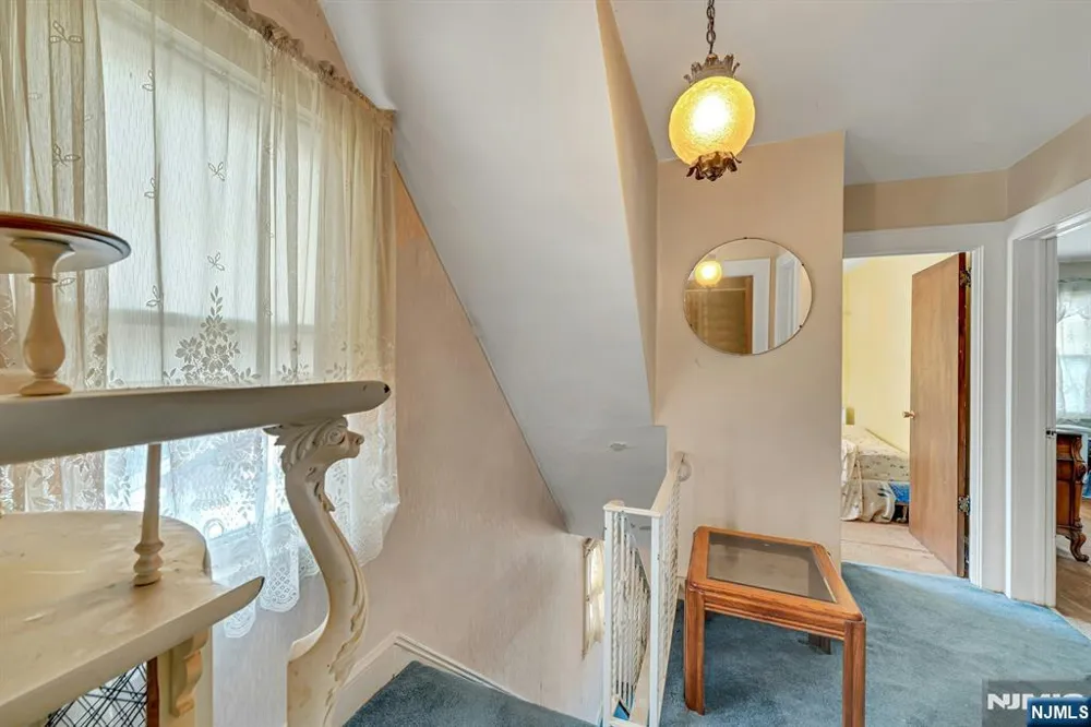527 Brandon Place Cliffside Park, NJ 07010