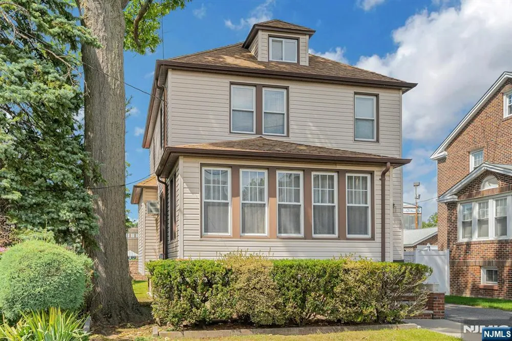 527 Brandon Place Cliffside Park, NJ 07010