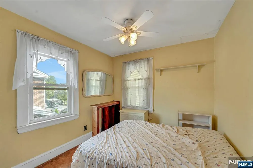 527 Brandon Place Cliffside Park, NJ 07010
