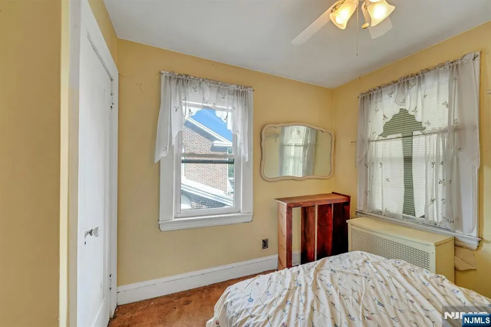 527 Brandon Place Cliffside Park, NJ 07010
