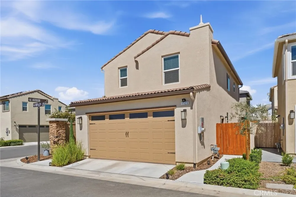 1123 Royalty W Madera, CA 93636