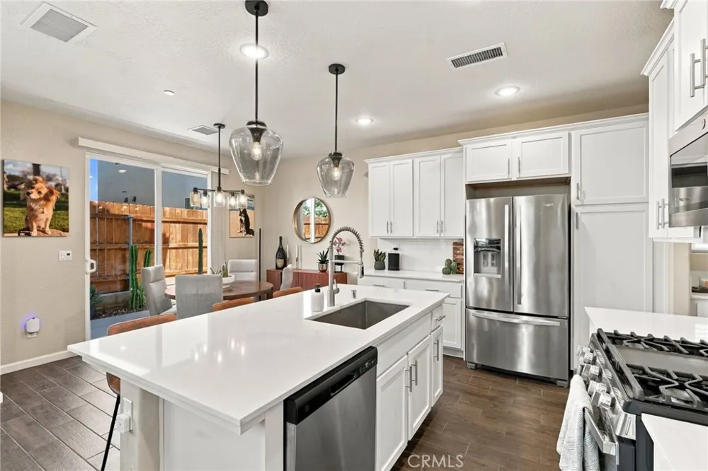 1123 Royalty W Madera, CA 93636