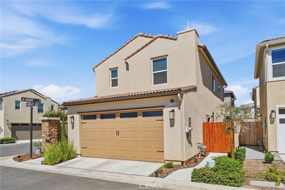 1123 Royalty W Madera, CA 93636