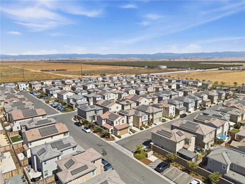 1123 Royalty W Madera, CA 93636
