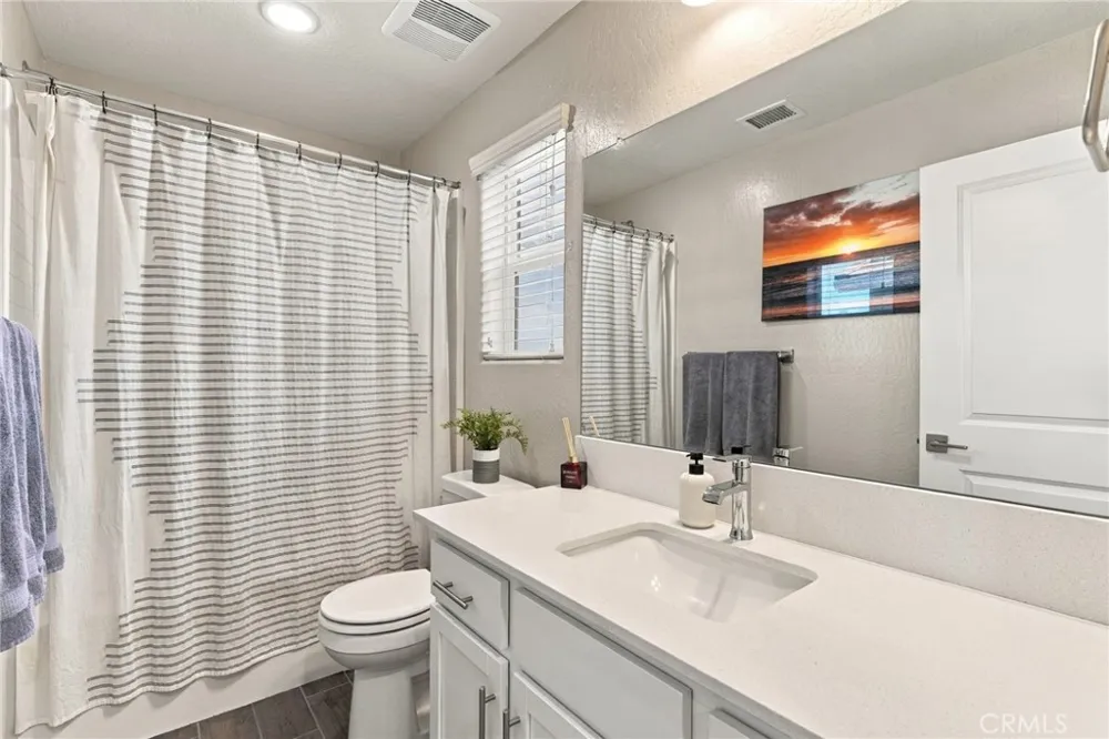 1123 Royalty W Madera, CA 93636