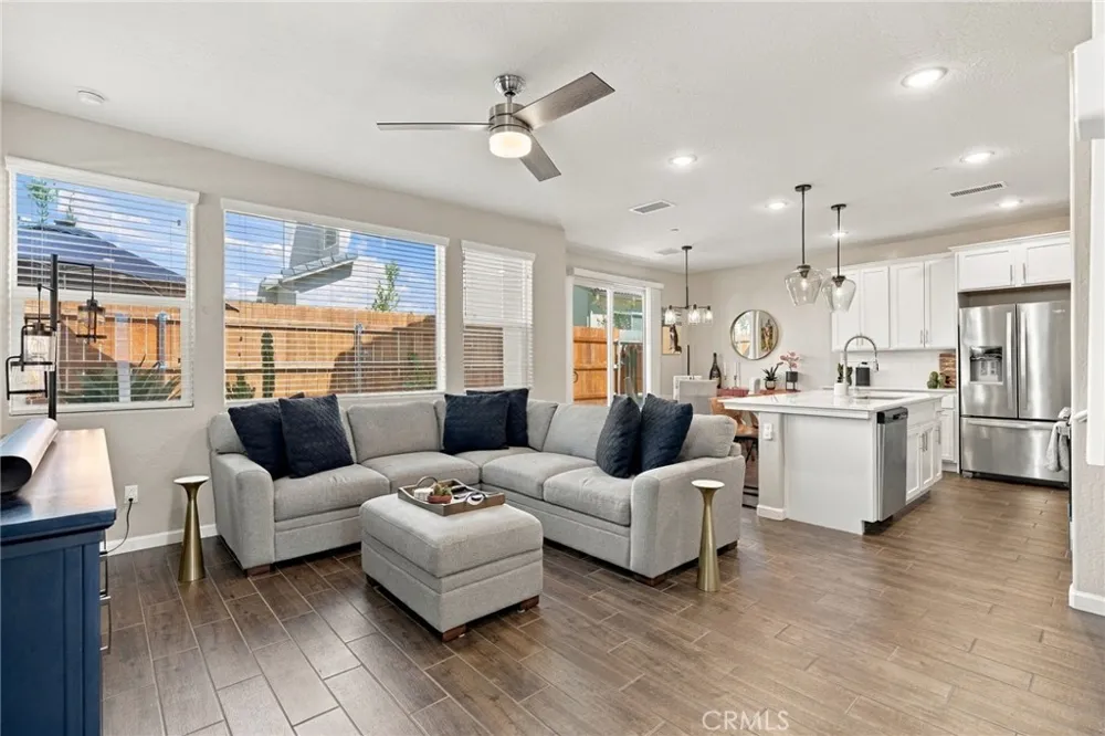 1123 Royalty W Madera, CA 93636