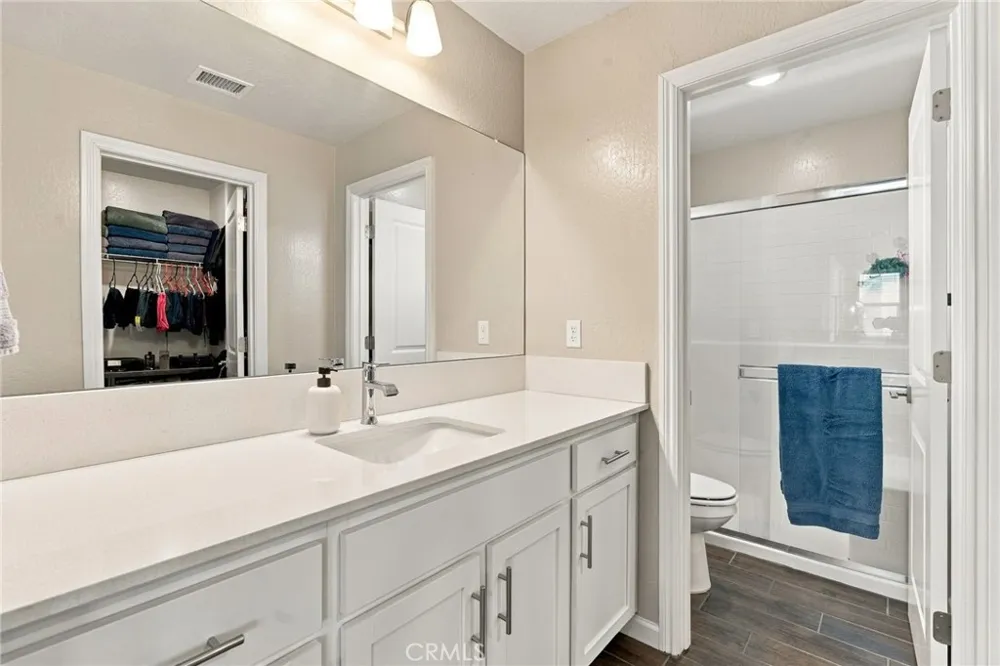 1123 Royalty W Madera, CA 93636