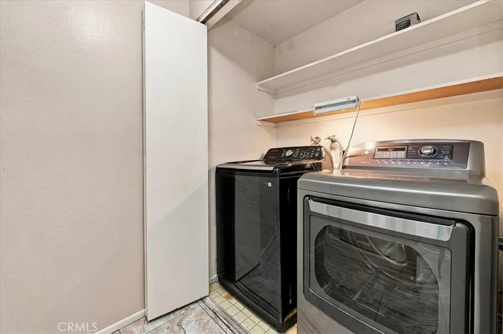1310 E Orange Grove #102 Pasadena, CA 91104