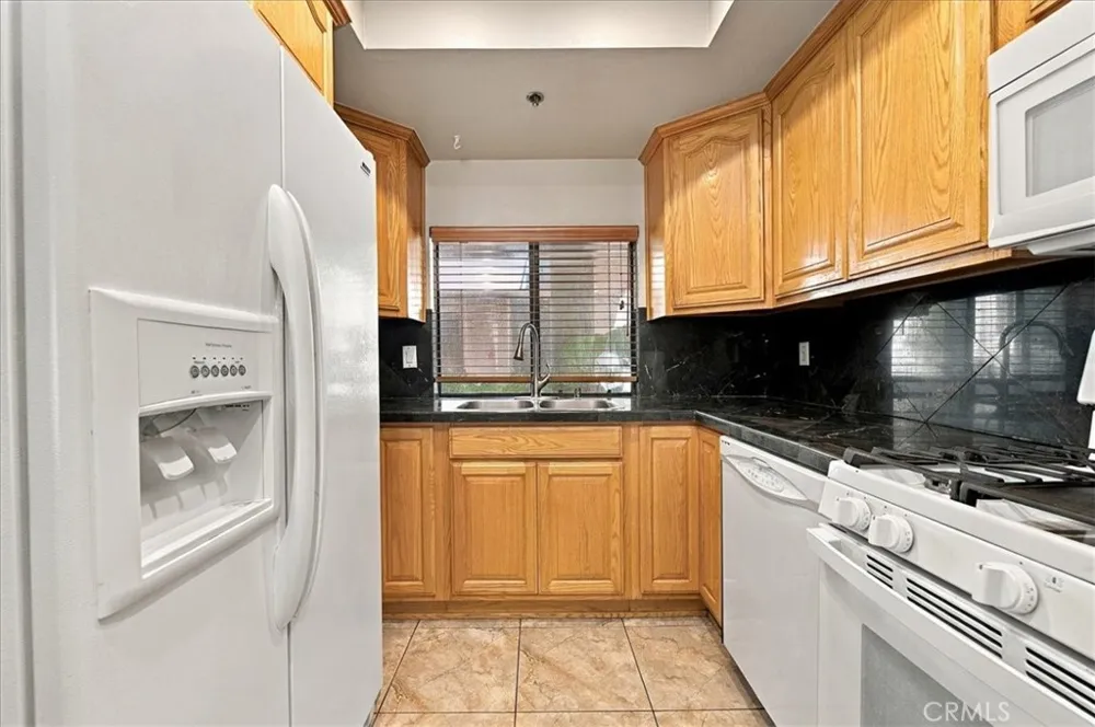 1310 E Orange Grove #102 Pasadena, CA 91104