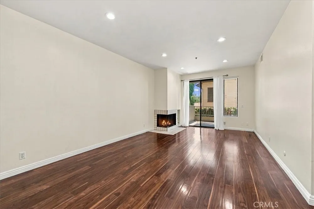 1310 E Orange Grove #102 Pasadena, CA 91104