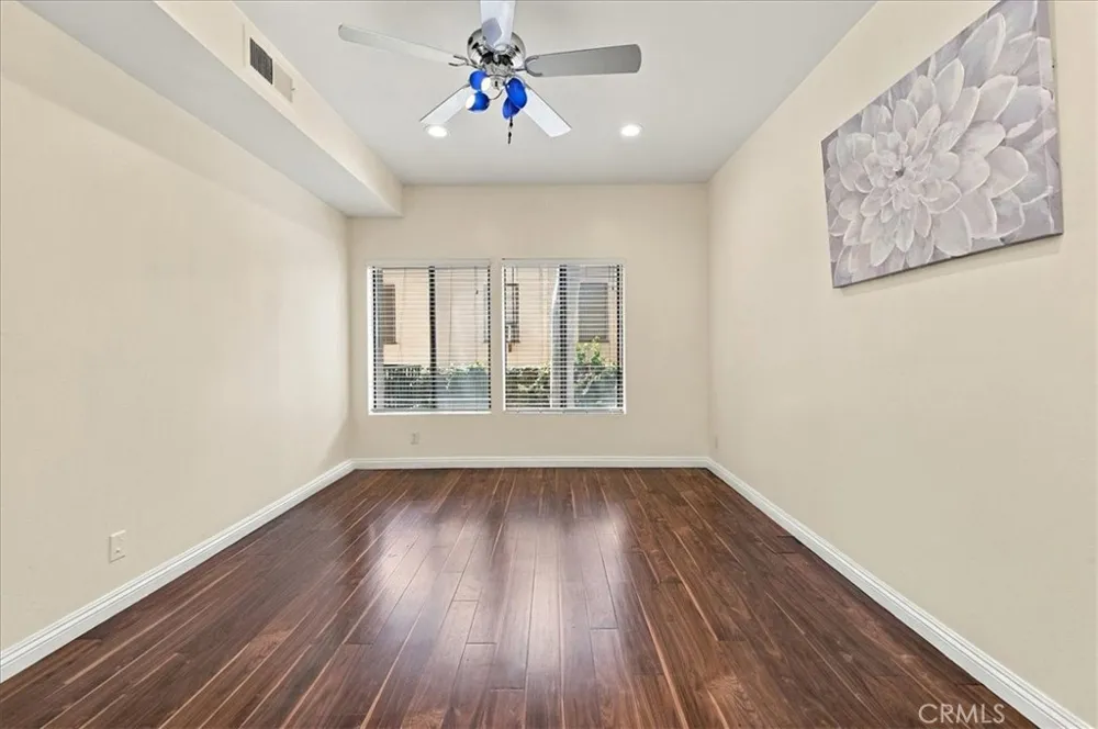 1310 E Orange Grove #102 Pasadena, CA 91104