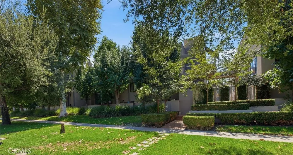 1310 E Orange Grove #102 Pasadena, CA 91104