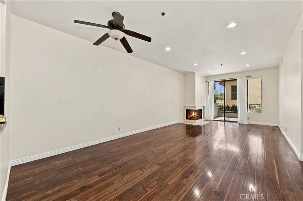 1310 E Orange Grove #102 Pasadena, CA 91104