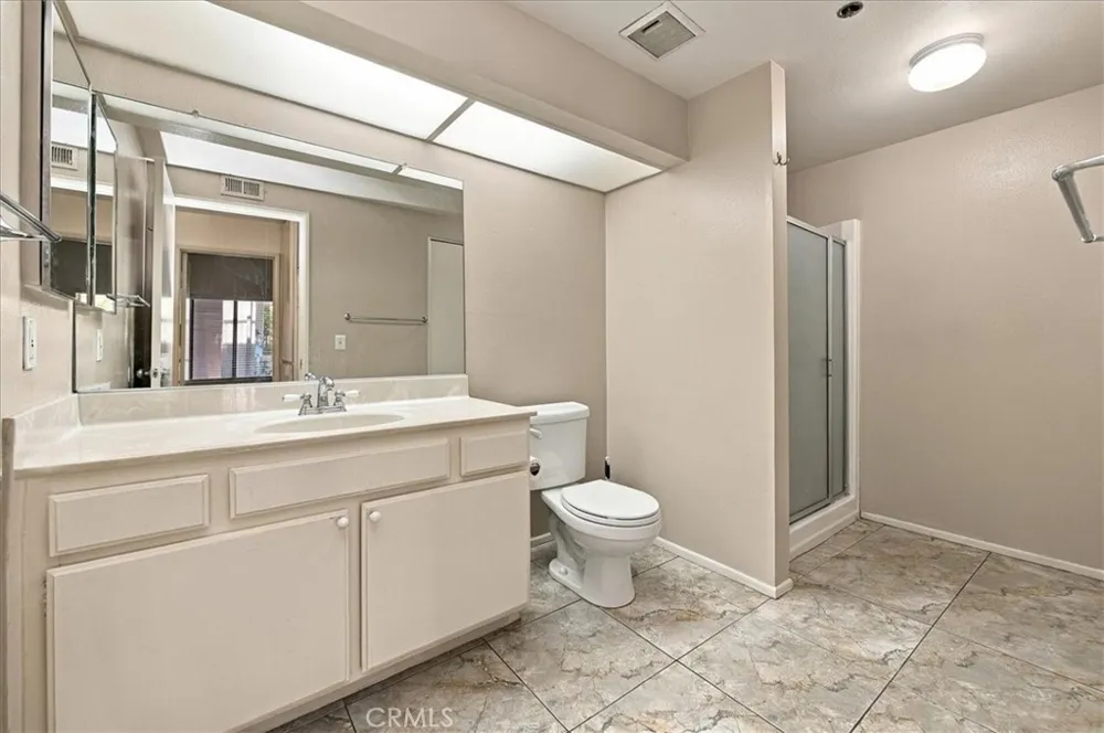 1310 E Orange Grove #102 Pasadena, CA 91104
