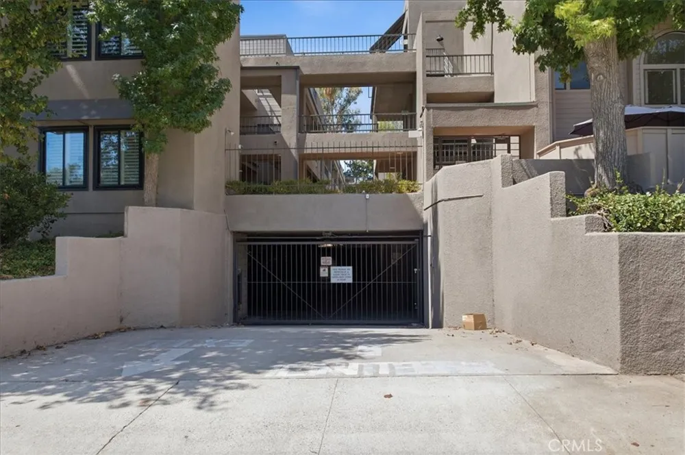 1310 E Orange Grove #102 Pasadena, CA 91104