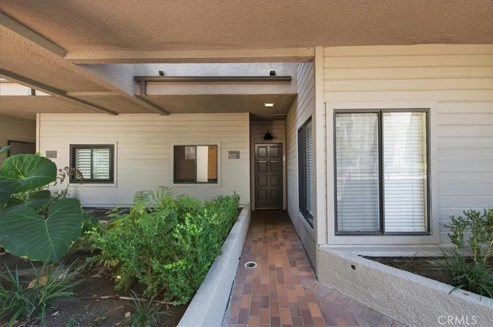 1310 E Orange Grove #102 Pasadena, CA 91104