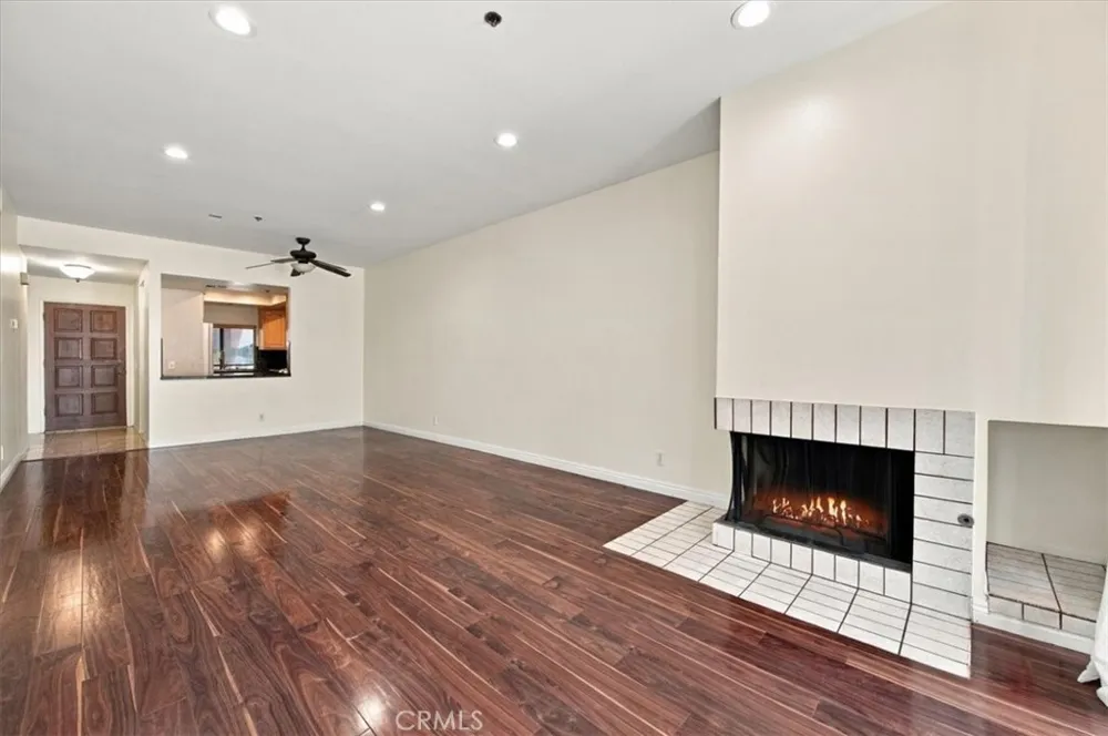 1310 E Orange Grove #102 Pasadena, CA 91104