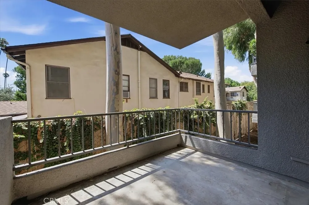 1310 E Orange Grove #102 Pasadena, CA 91104