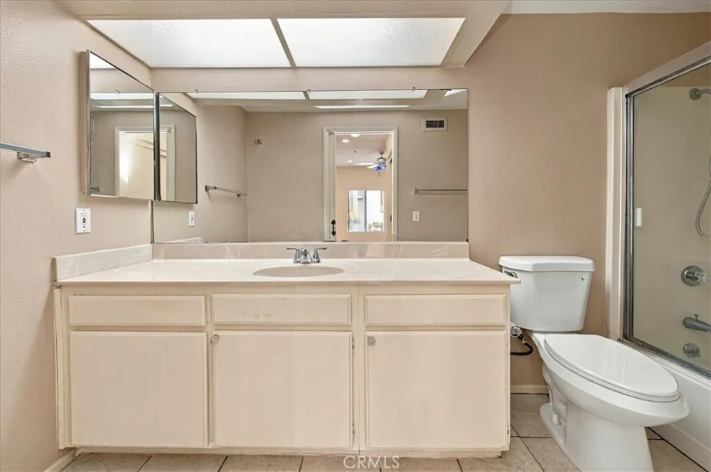1310 E Orange Grove #102 Pasadena, CA 91104