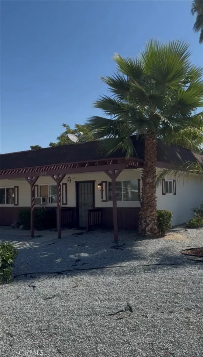 204 N elk Hemet, CA 92543