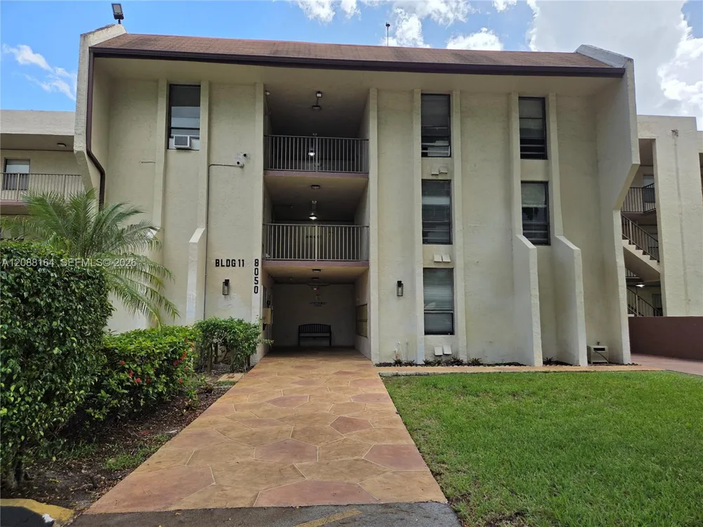 8050 W Mcnab Rd #310 Tamarac, FL 33321
