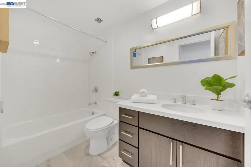 1200 Gough St #3A San Francisco, CA 94109