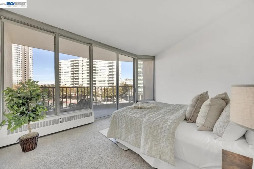 1200 Gough St #3A San Francisco, CA 94109