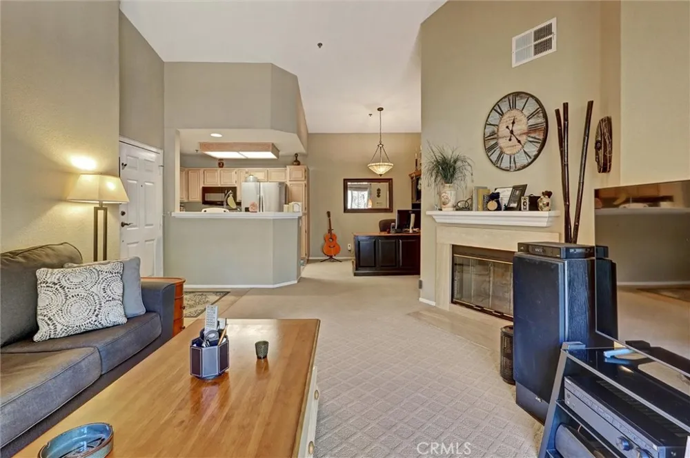 5837 Oak Bend #410 Oak Park, CA 91377