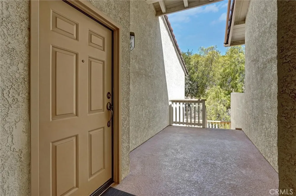 5837 Oak Bend #410 Oak Park, CA 91377