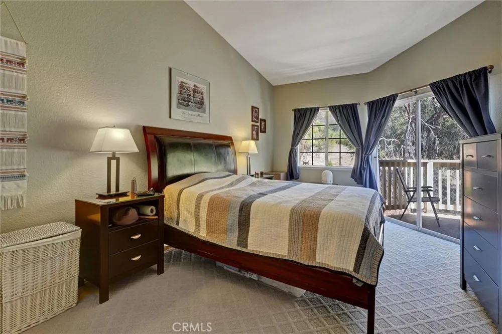 5837 Oak Bend #410 Oak Park, CA 91377