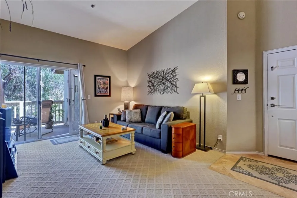5837 Oak Bend #410 Oak Park, CA 91377