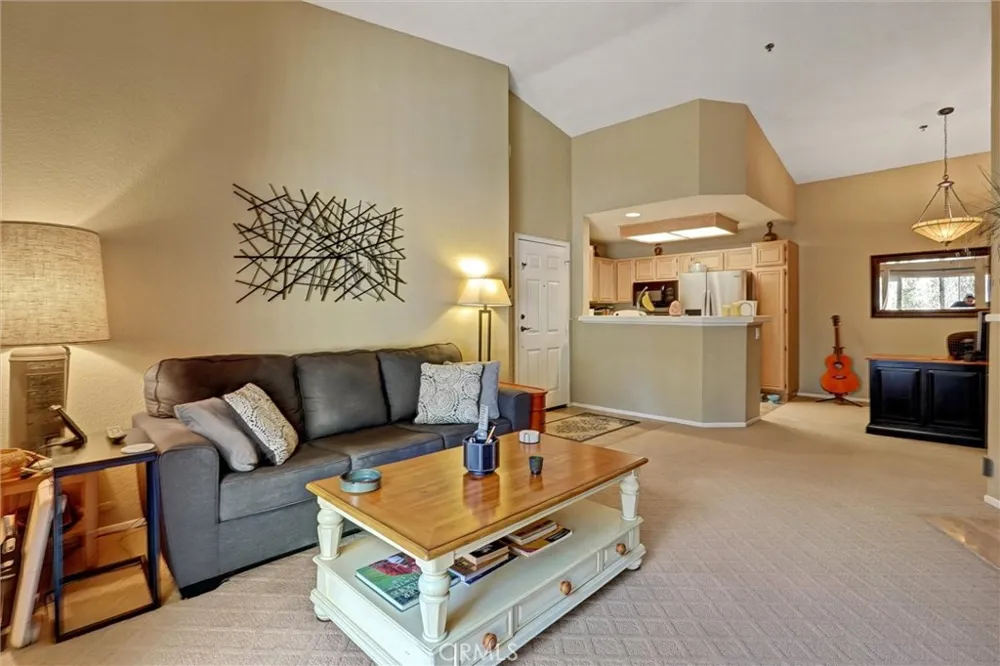 5837 Oak Bend #410 Oak Park, CA 91377
