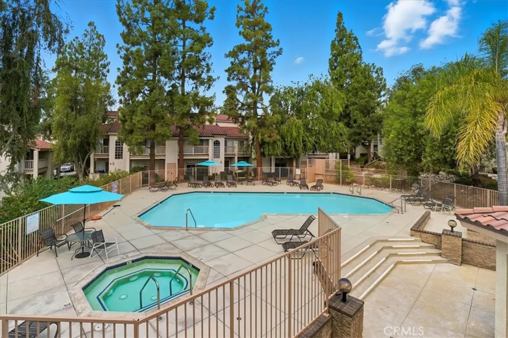5837 Oak Bend #410 Oak Park, CA 91377