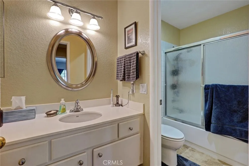5837 Oak Bend #410 Oak Park, CA 91377