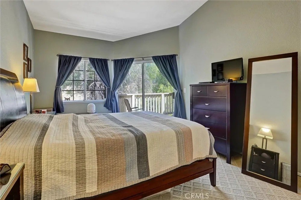 5837 Oak Bend #410 Oak Park, CA 91377