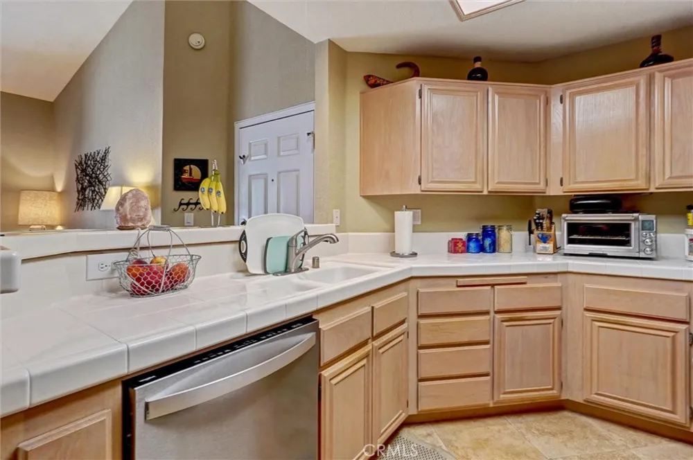 5837 Oak Bend #410 Oak Park, CA 91377