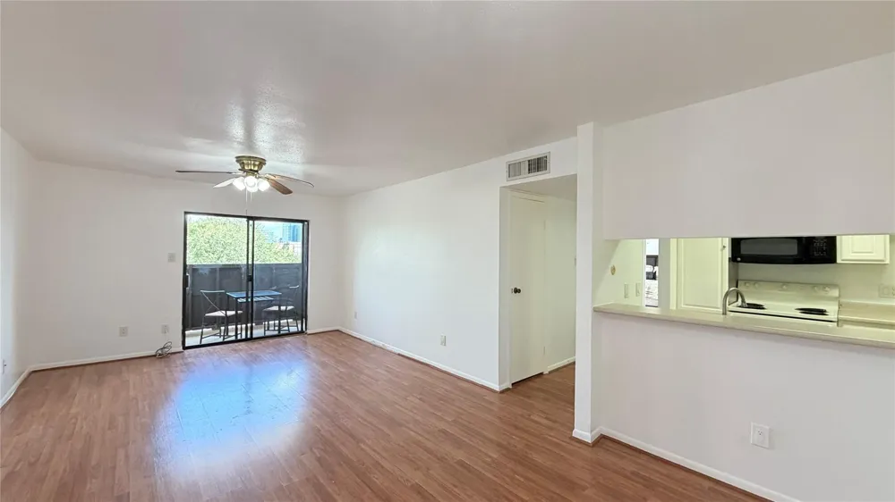 3075 Walnut Bend Lane #36 Houston, TX 77042
