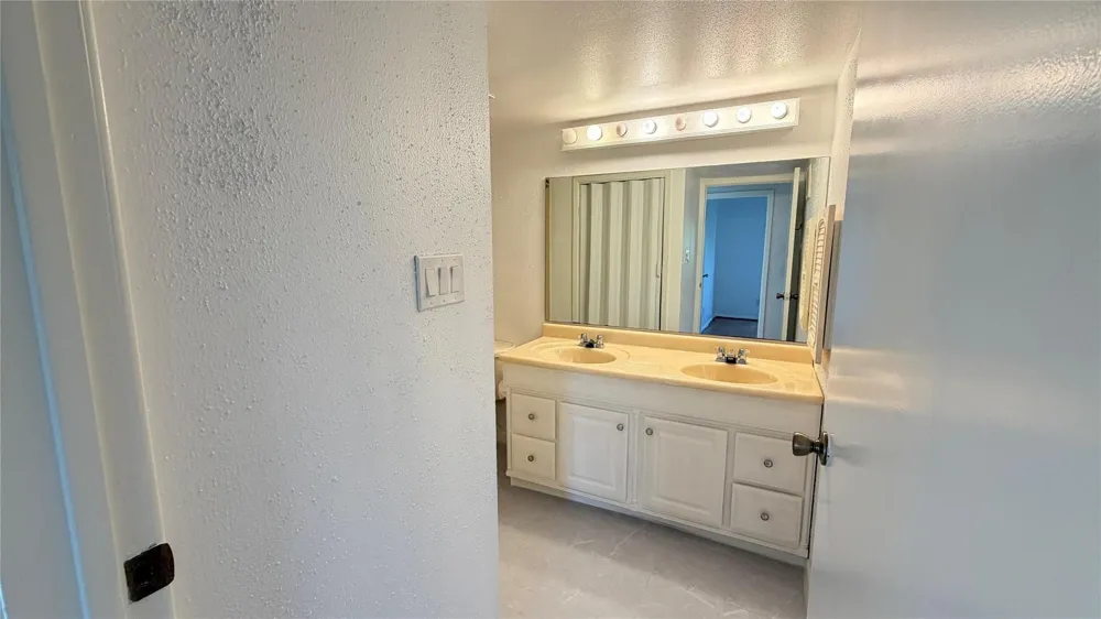 3075 Walnut Bend Lane #36 Houston, TX 77042