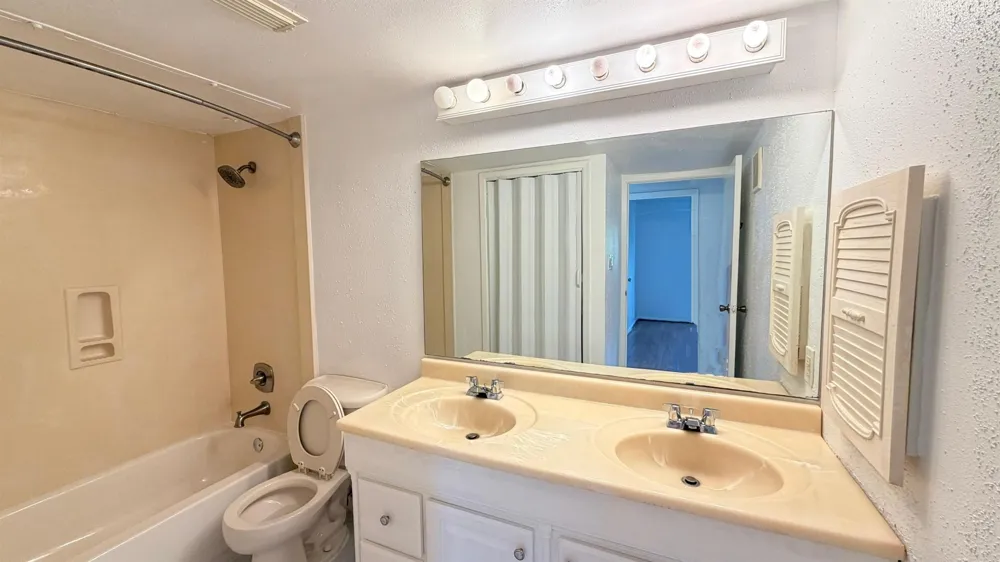 3075 Walnut Bend Lane #36 Houston, TX 77042