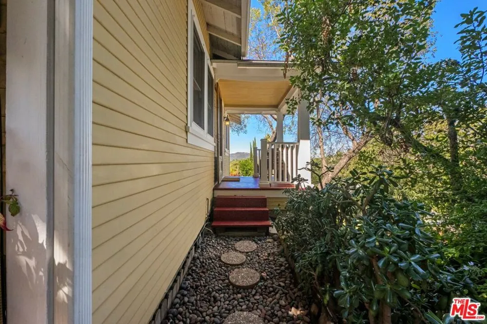 1812 Wollam Street Los Angeles, CA 90065