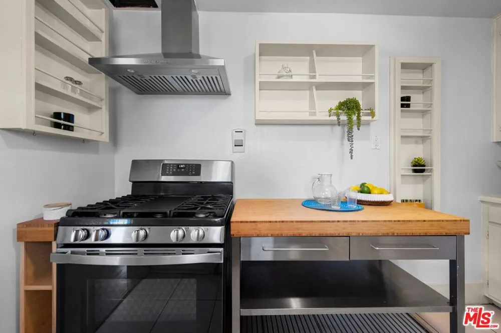 1812 Wollam Street Los Angeles, CA 90065