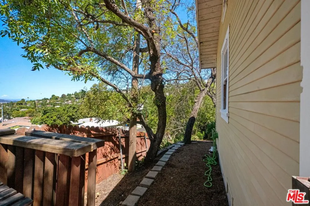 1812 Wollam Street Los Angeles, CA 90065