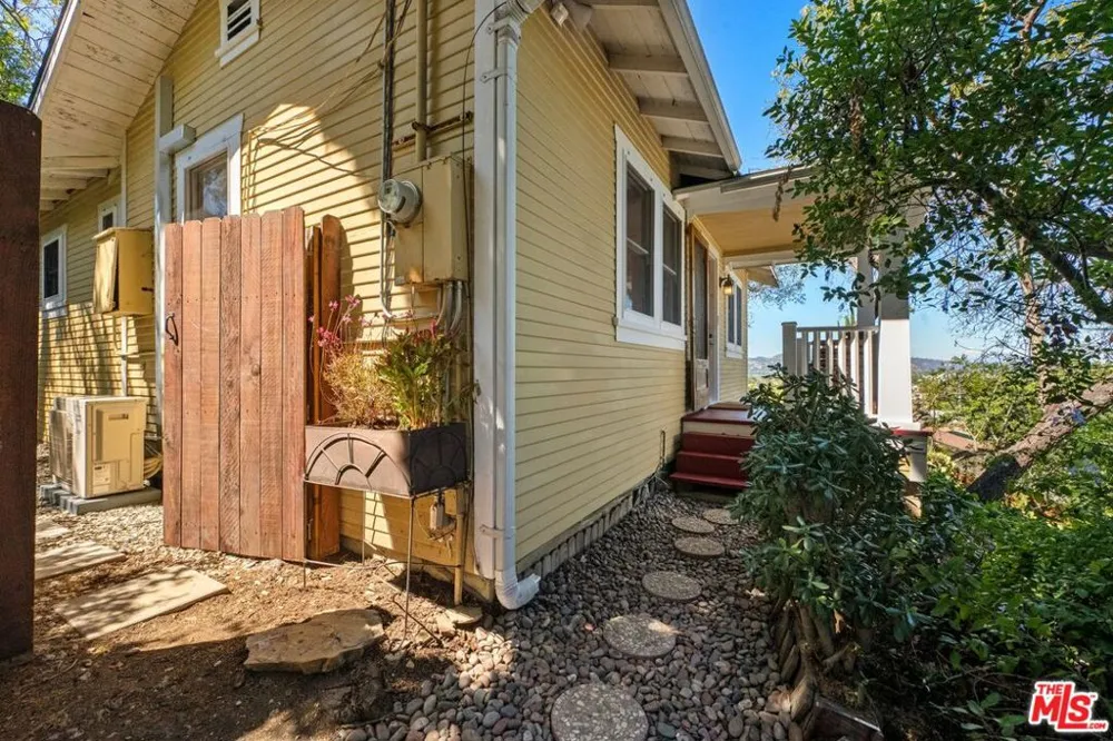 1812 Wollam Street Los Angeles, CA 90065