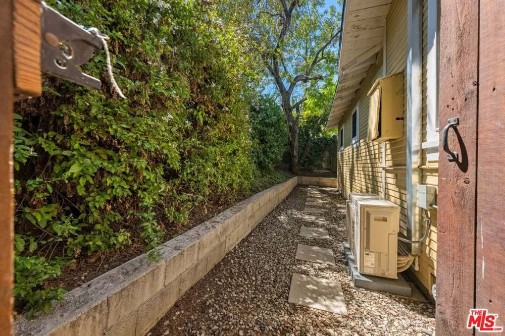 1812 Wollam Street Los Angeles, CA 90065