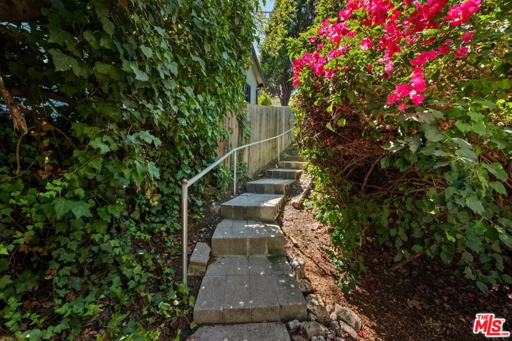 1812 Wollam Street Los Angeles, CA 90065